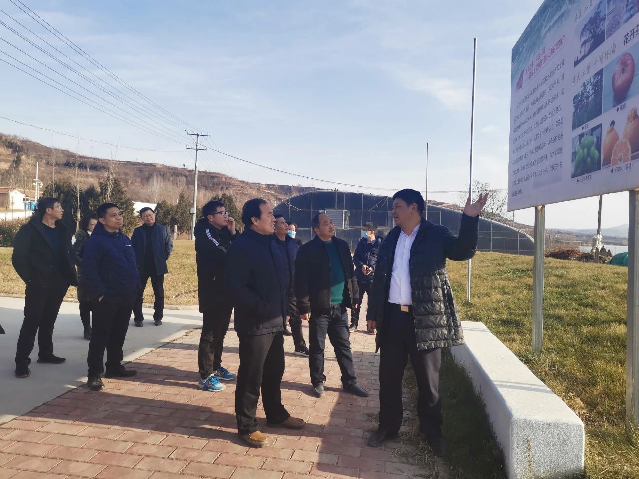陕西省科技重大专项《苹果优质新品种选育及新优品种示范应用》项目启动会顺利召开!